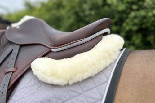 Gel saddle pad for horses with Natural Sheepskin